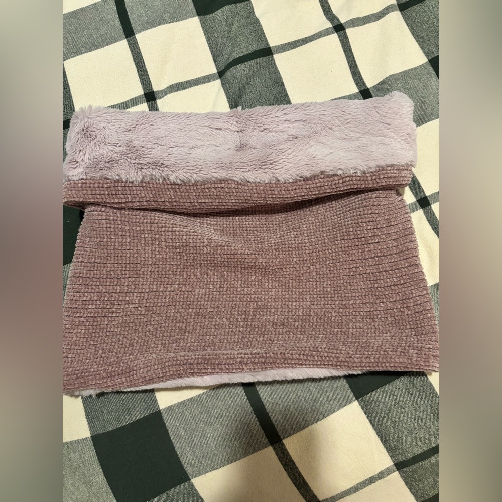 *2 for $15* Simons faux fur infinity scarf/neck warner
